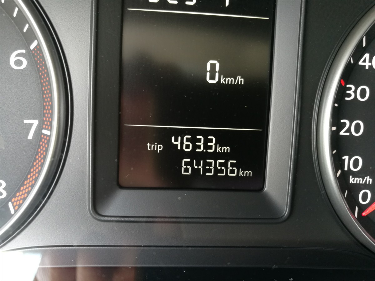 volkswagen-golf-plus-1-6-i-dsg-75-kw - 5