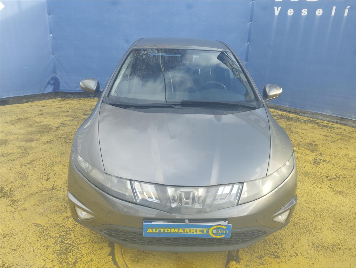 honda-civic-1-8-v-tec-103kw-automat - 1