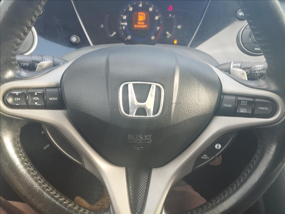 honda-civic-1-8-v-tec-103kw-automat - 9