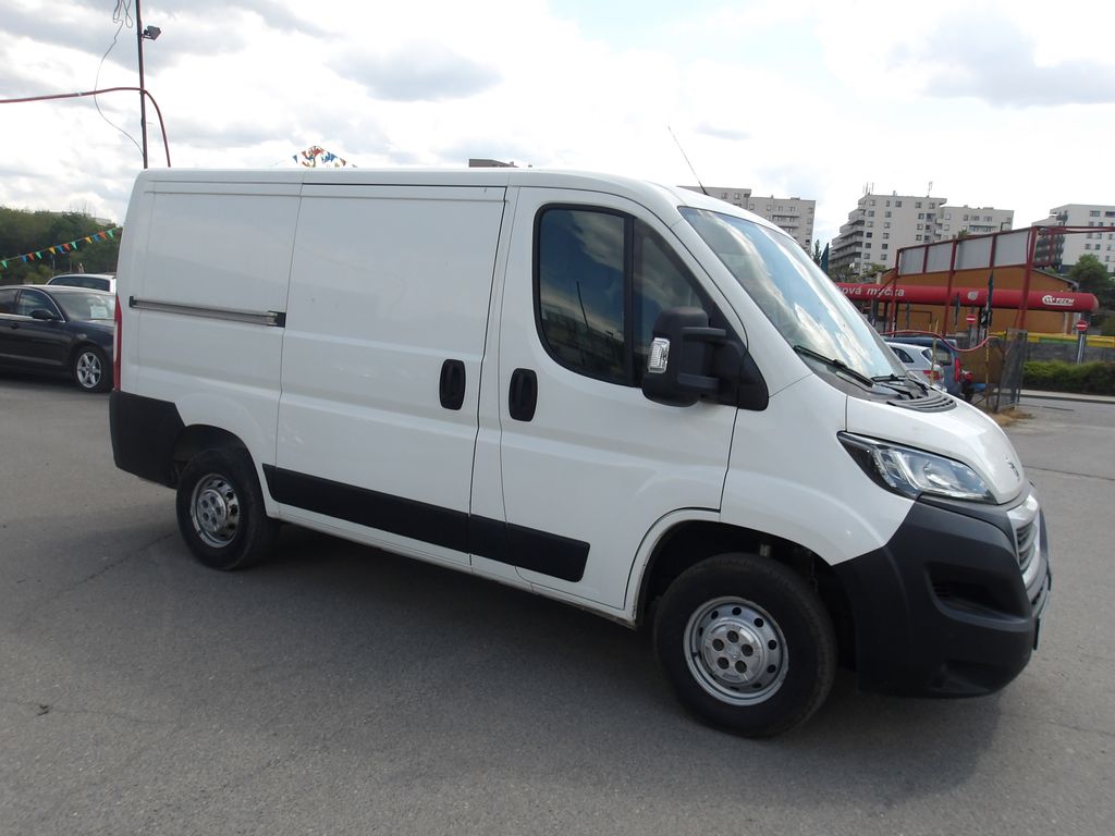 peugeot-boxer-2-2hdi-88kw-vyborny - 5