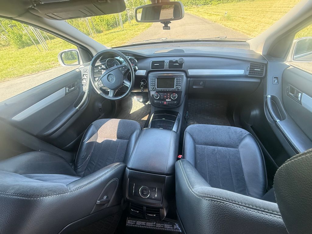 mercedes-benz-tridy-r-165-kw-7-mist - 9