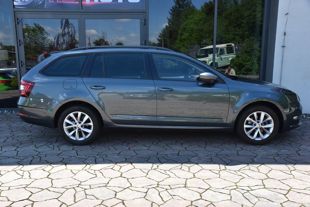 skoda-octavia-1-5-tsi-110-kw-dsg-ambition - 4