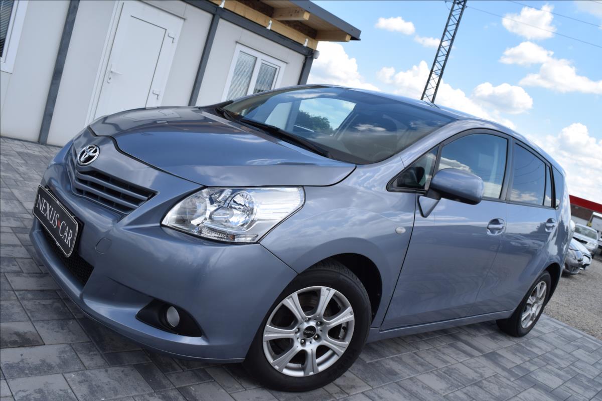 Toyota Verso 1,6 i 97KW NÍZKÉ KM 2XKOLA