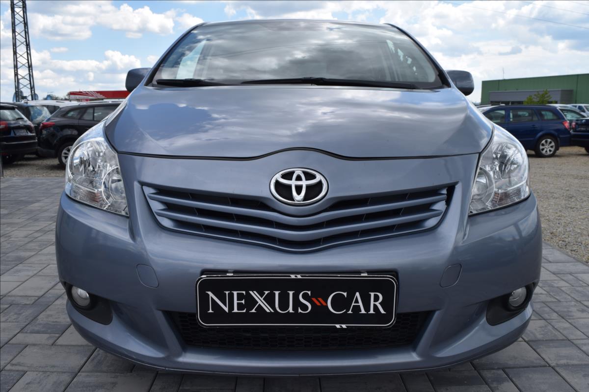 toyota-verso-1-6-i-97kw-nizke-km-2xkola - 1