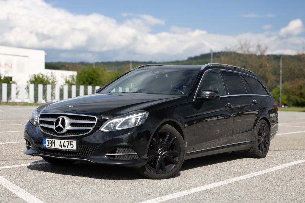 Mercedes-Benz Třídy E AMG paket, 100% stav.