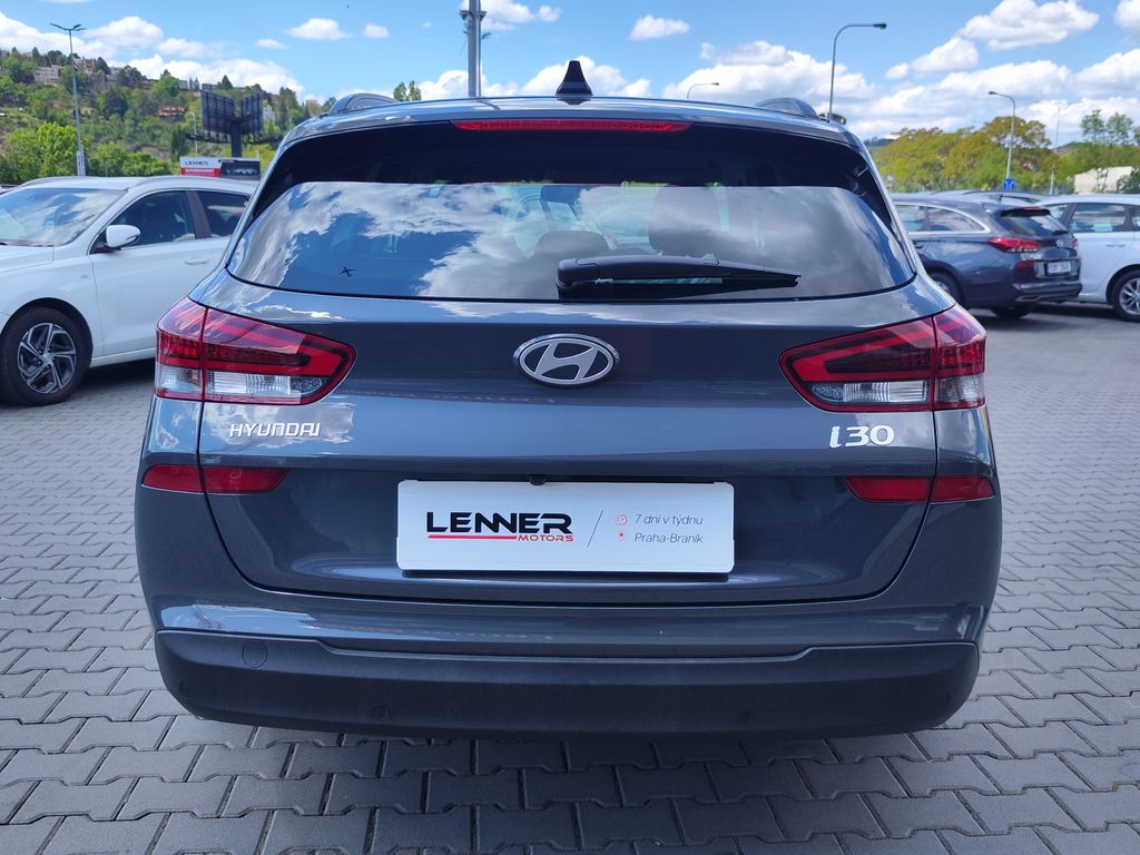 hyundai-i30-1-5i-71kw-smart-climate - 5
