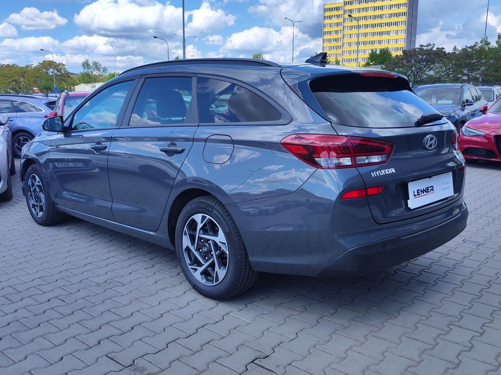 hyundai-i30-1-5i-71kw-smart-climate - 6