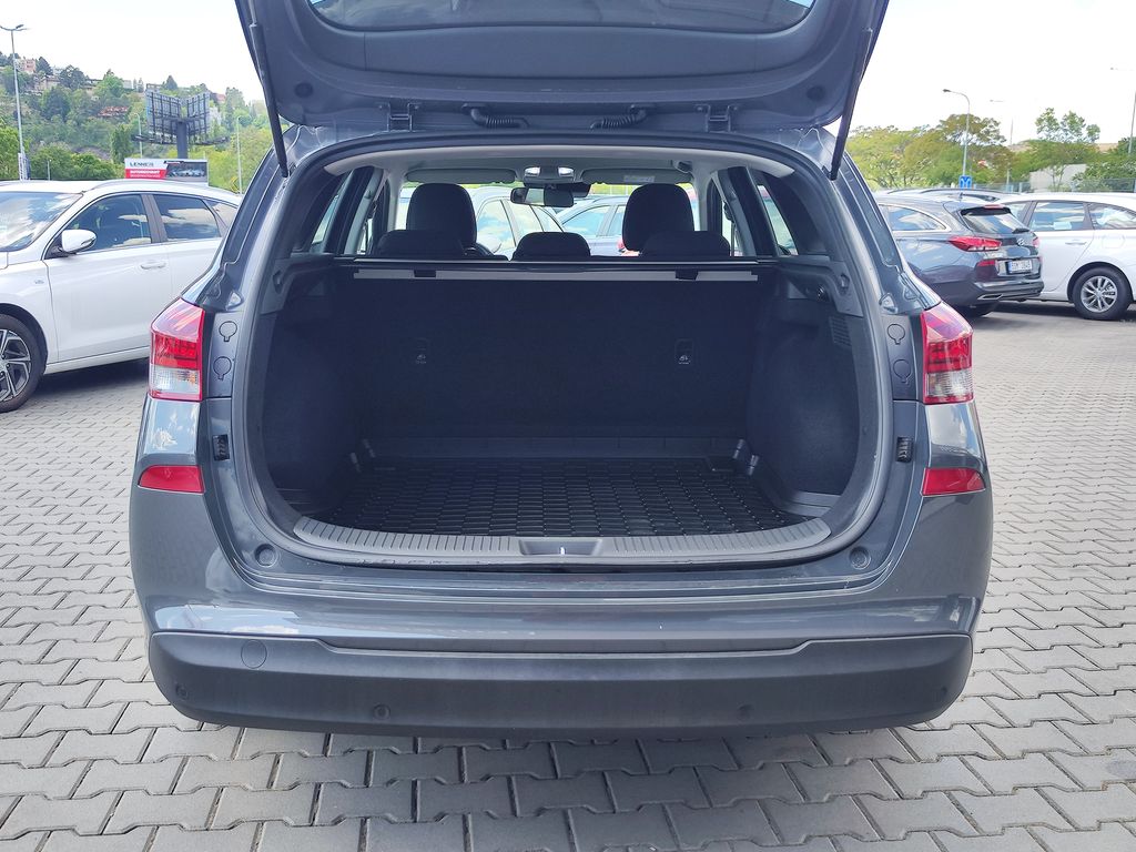 hyundai-i30-1-5i-71kw-smart-climate - 8