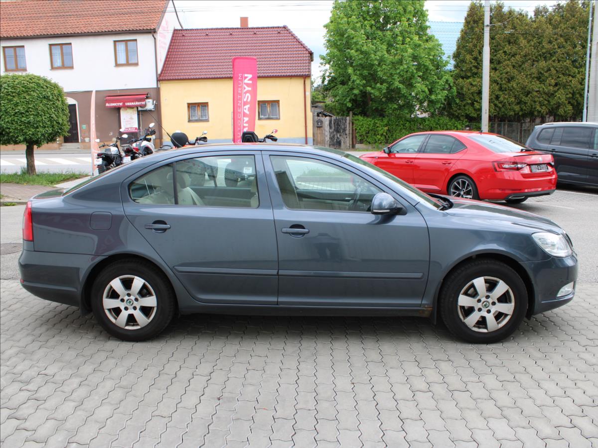 skoda-octavia-1-9-tdi-77-kw-elegance - 2