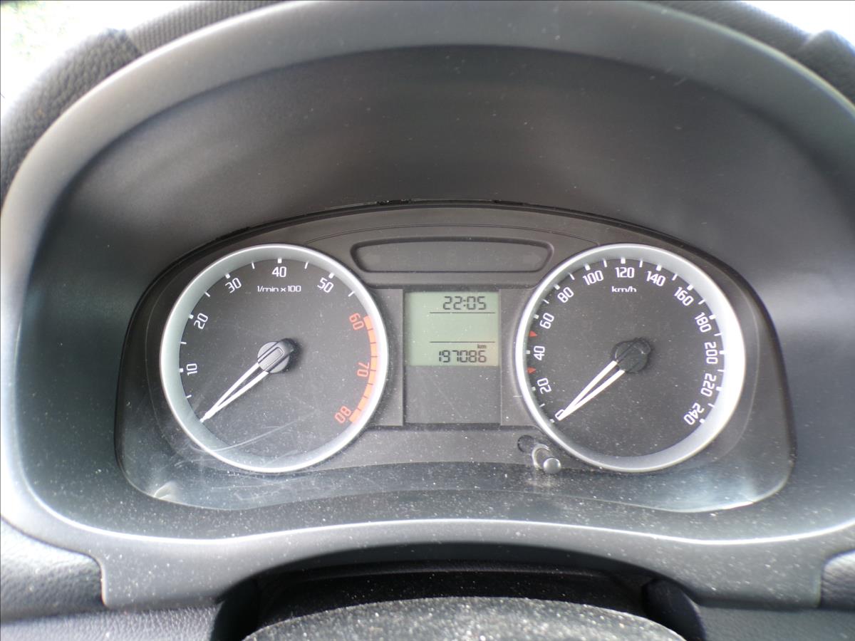 skoda-fabia-1-6-16v-tazne-zarizeni - 7