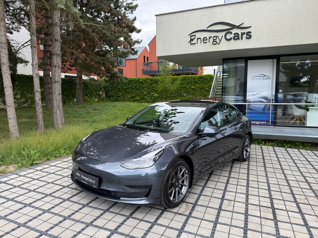 Tesla Model 3 SR LFP, Enhanced autopilot