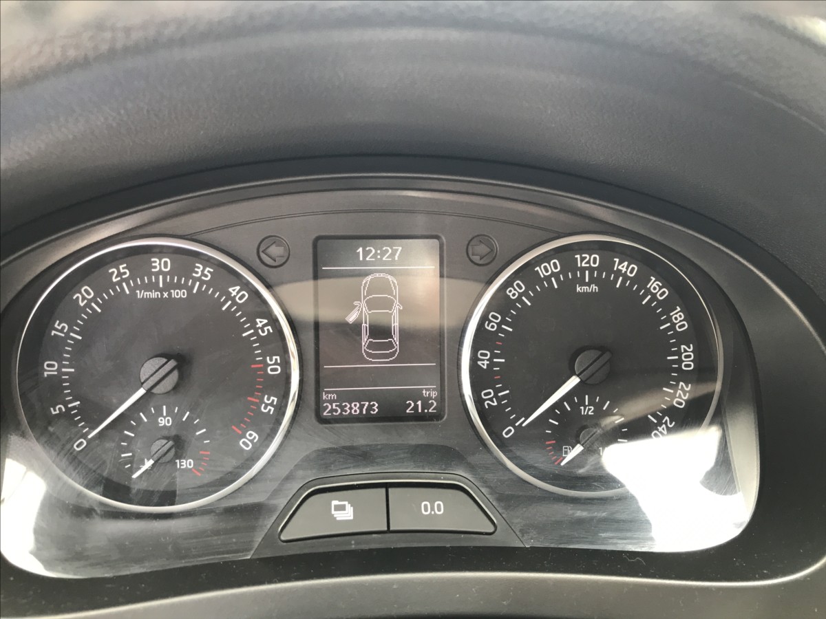 skoda-rapid-1-6-tdi-66kw - 9