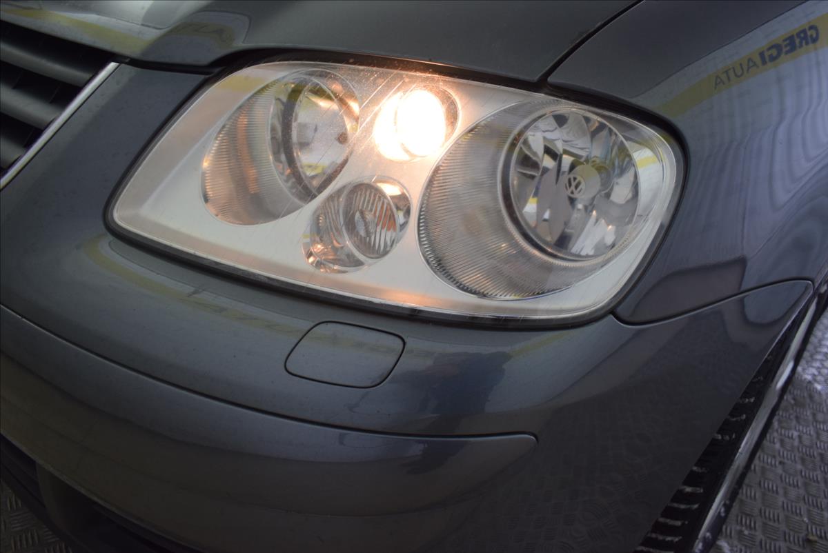 volkswagen-touran-2-0-tdi-po-servisu-7mist - 6