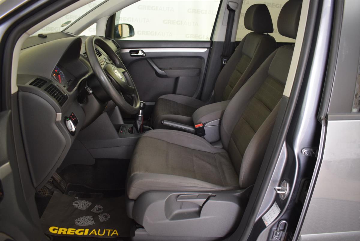 volkswagen-touran-2-0-tdi-po-servisu-7mist - 8