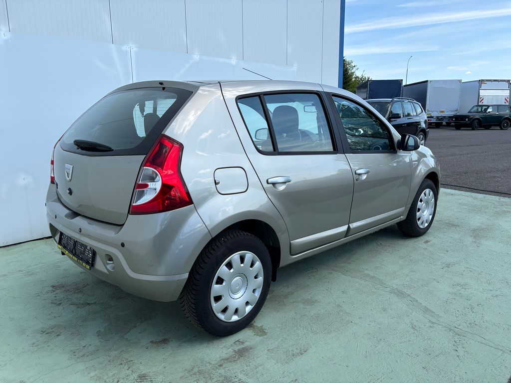 dacia-sandero-1-6i-64kw-klima-senzory - 1