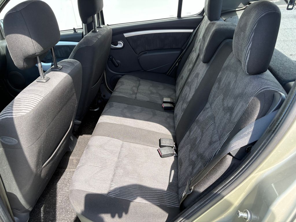 dacia-sandero-1-6i-64kw-klima-senzory - 6