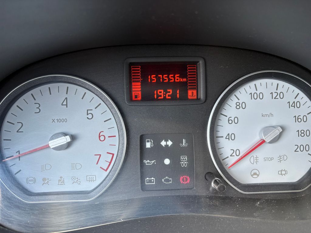 dacia-sandero-1-6i-64kw-klima-senzory - 8
