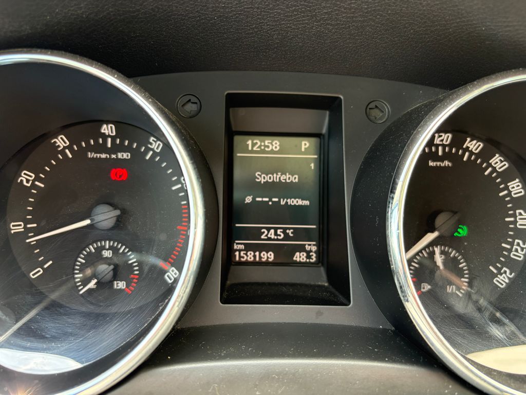 skoda-yeti-1-2tsi-77kw-automat-vyhrevy - 7