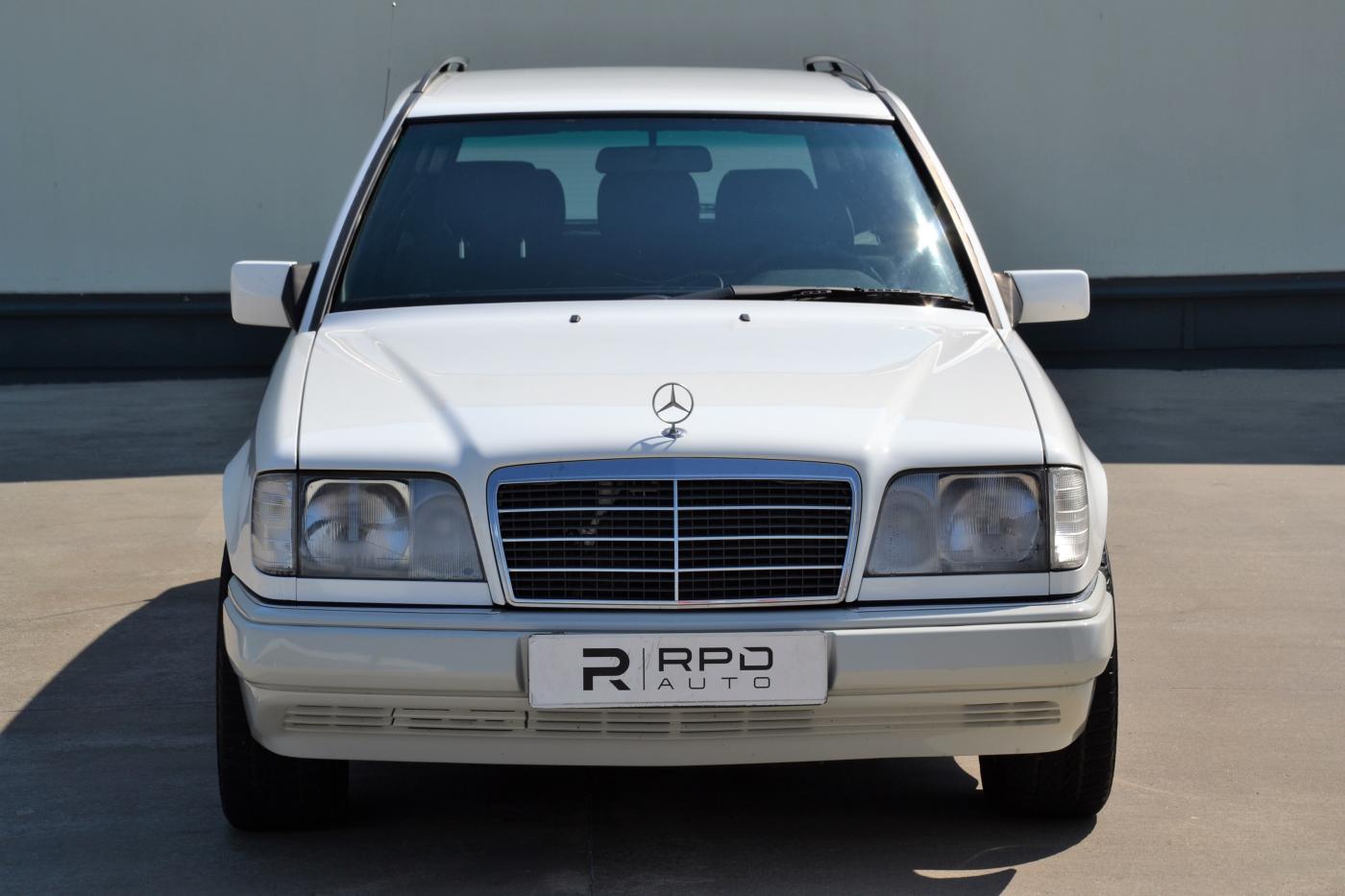 mercedes-benz-124-w124-e-200-automat - 3
