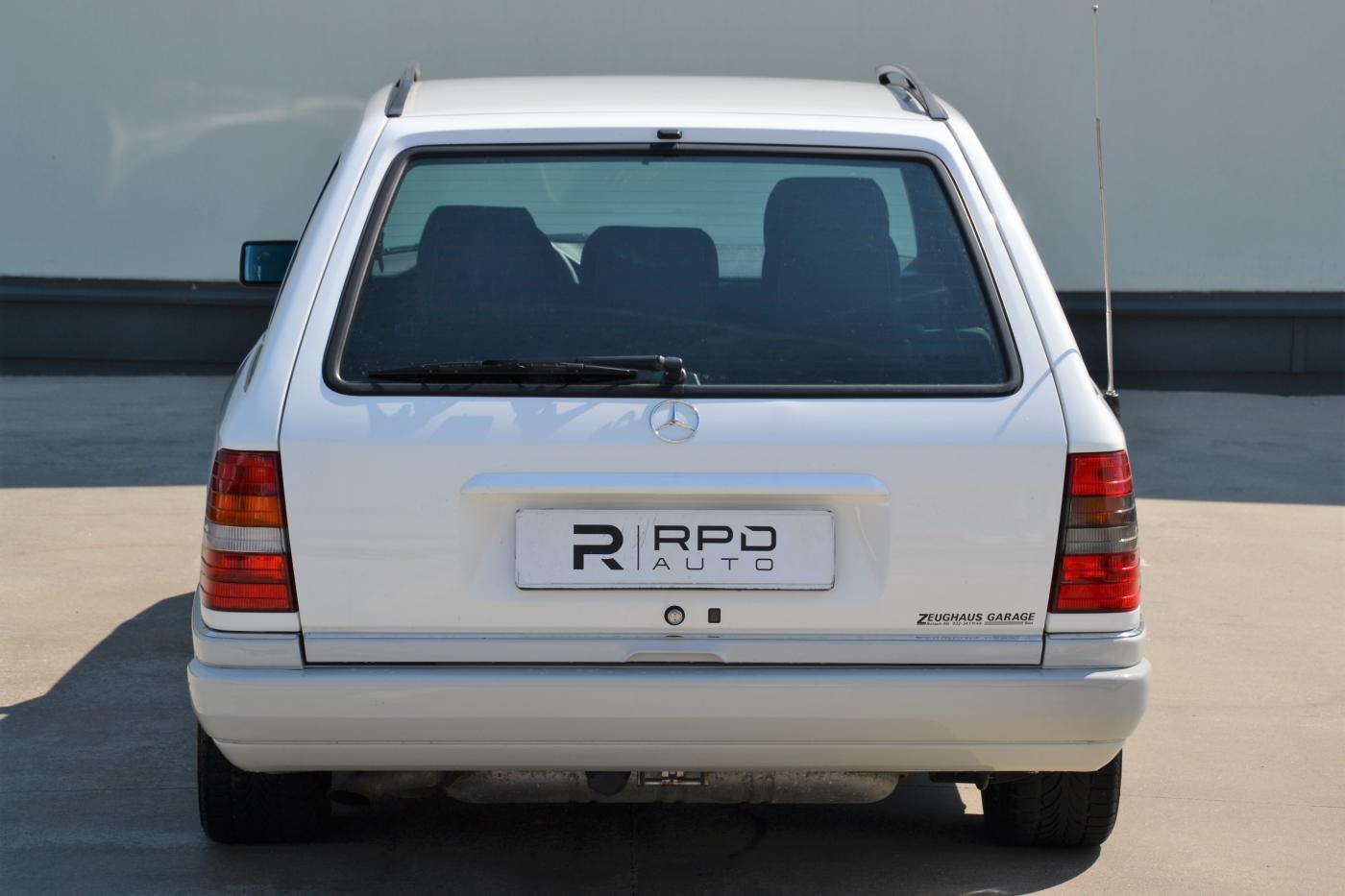 mercedes-benz-124-w124-e-200-automat - 4