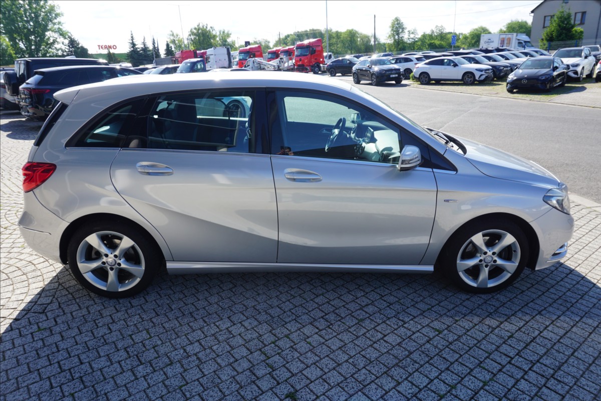 mercedes-benz-tridy-b-1-8-b-200d - 3