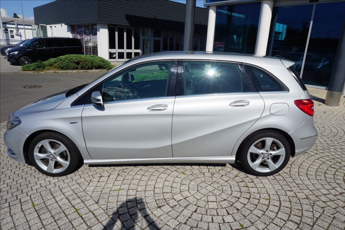 mercedes-benz-tridy-b-1-8-b-200d - 6