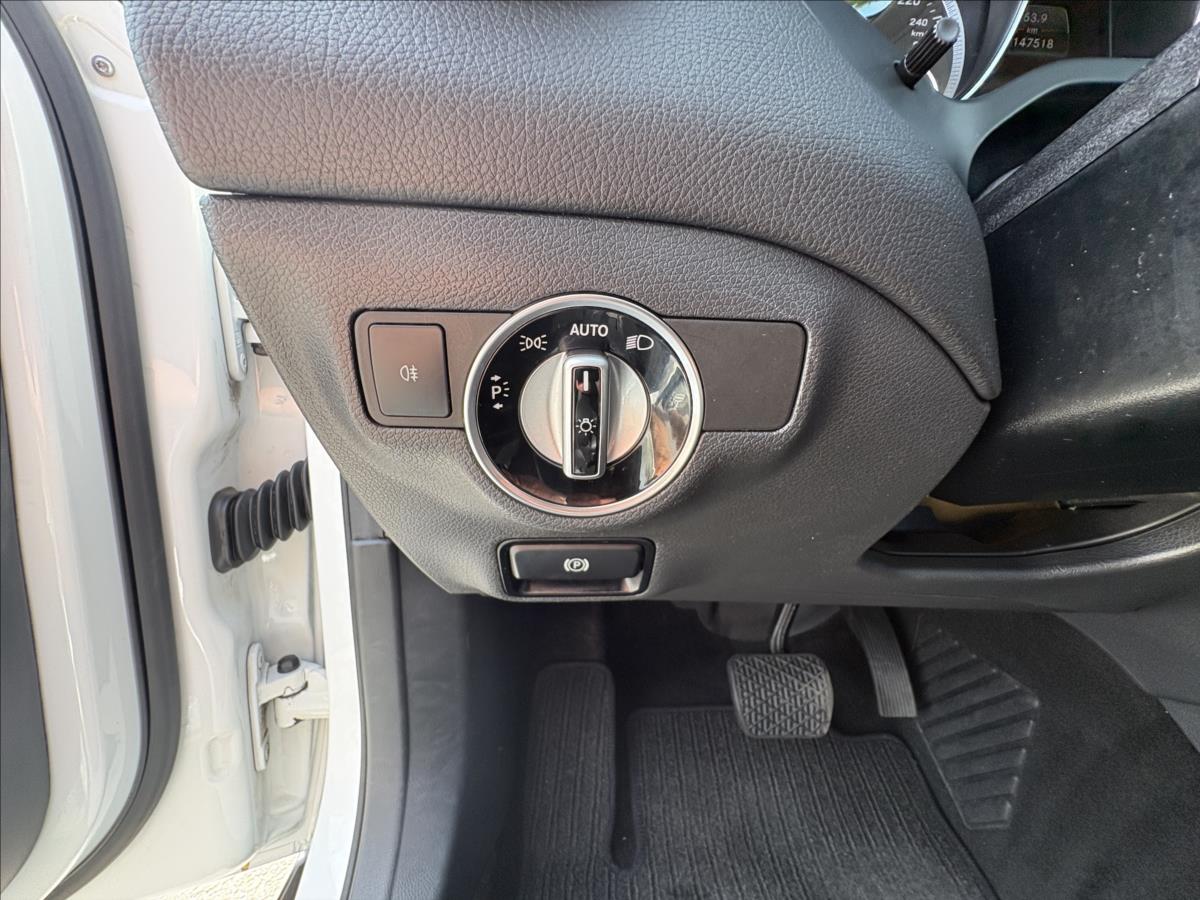 mercedes-benz-gla-1-6-180i-90kw-at-led-kuze-navi - 5