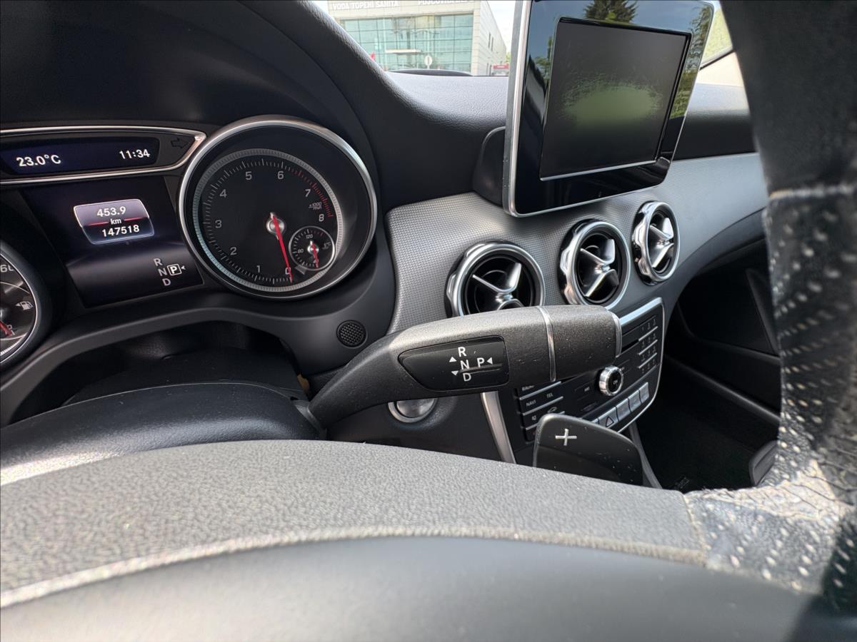 mercedes-benz-gla-1-6-180i-90kw-at-led-kuze-navi - 8