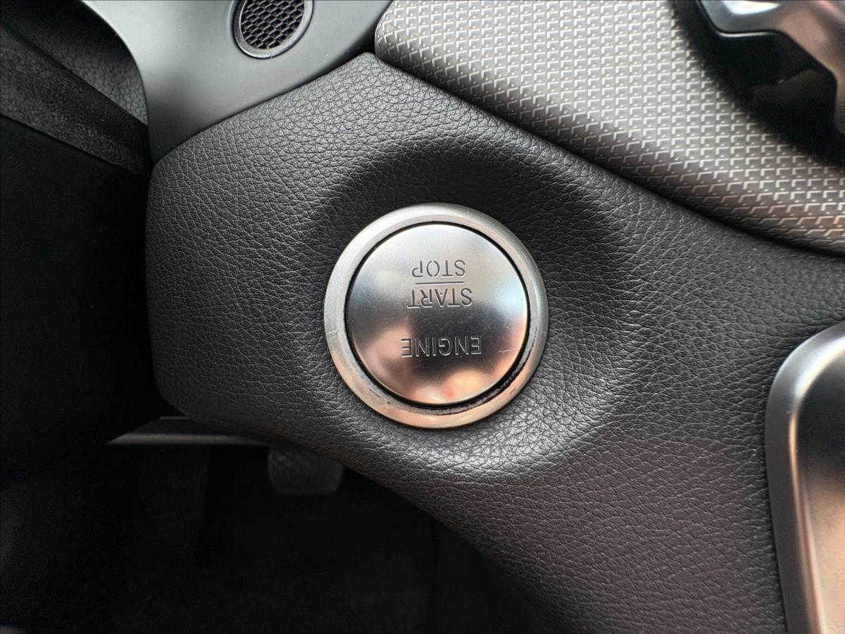 mercedes-benz-gla-1-6-180i-90kw-at-led-kuze-navi - 9