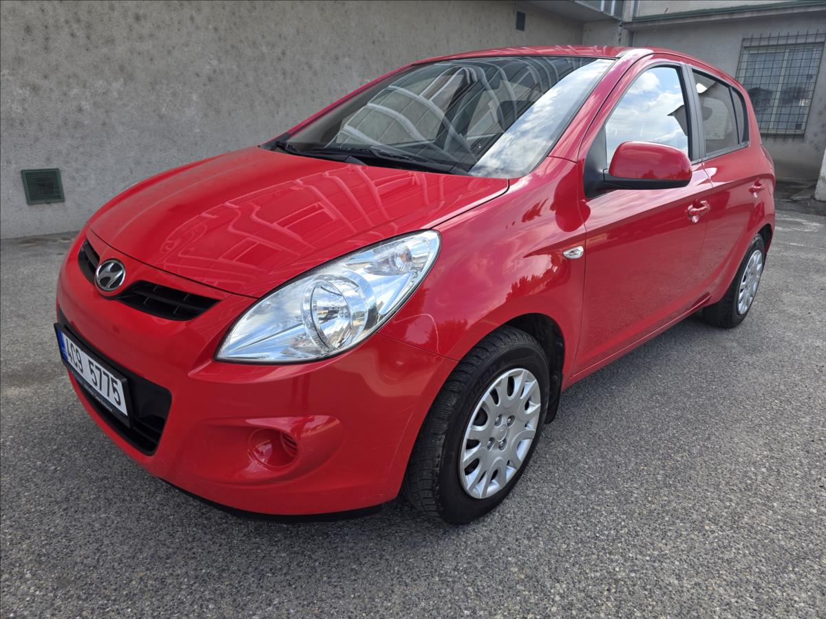 Hyundai i20 1,3 1.3i KLIMA 1.MAJITEL NOVÉ V ČR  1.3i KLIMA 1.MAJITEL NOVÉ V ČR