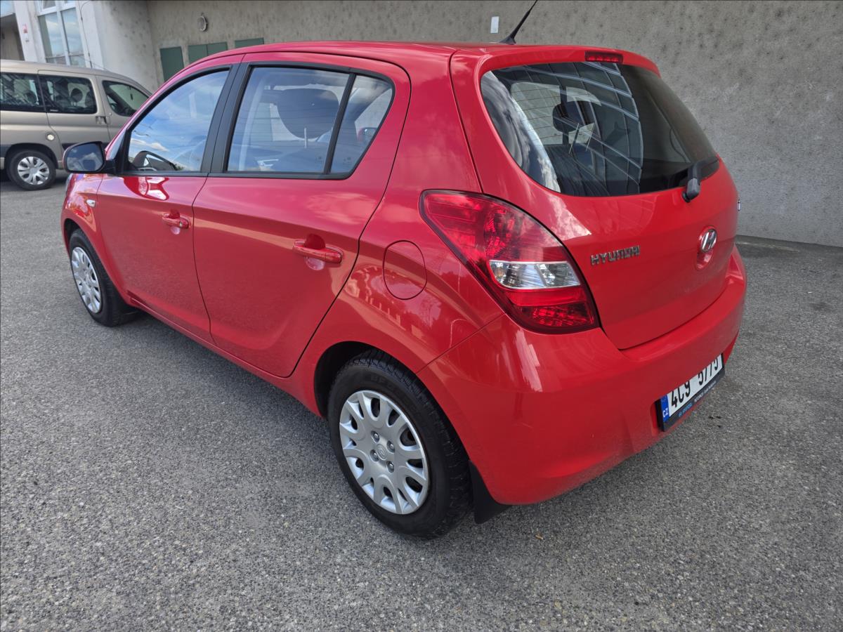 hyundai-i20-1-3-1-3i-klima-1-majitel-nove-v-cr-1-3i-klima-1-majitel-nove-v-cr - 3