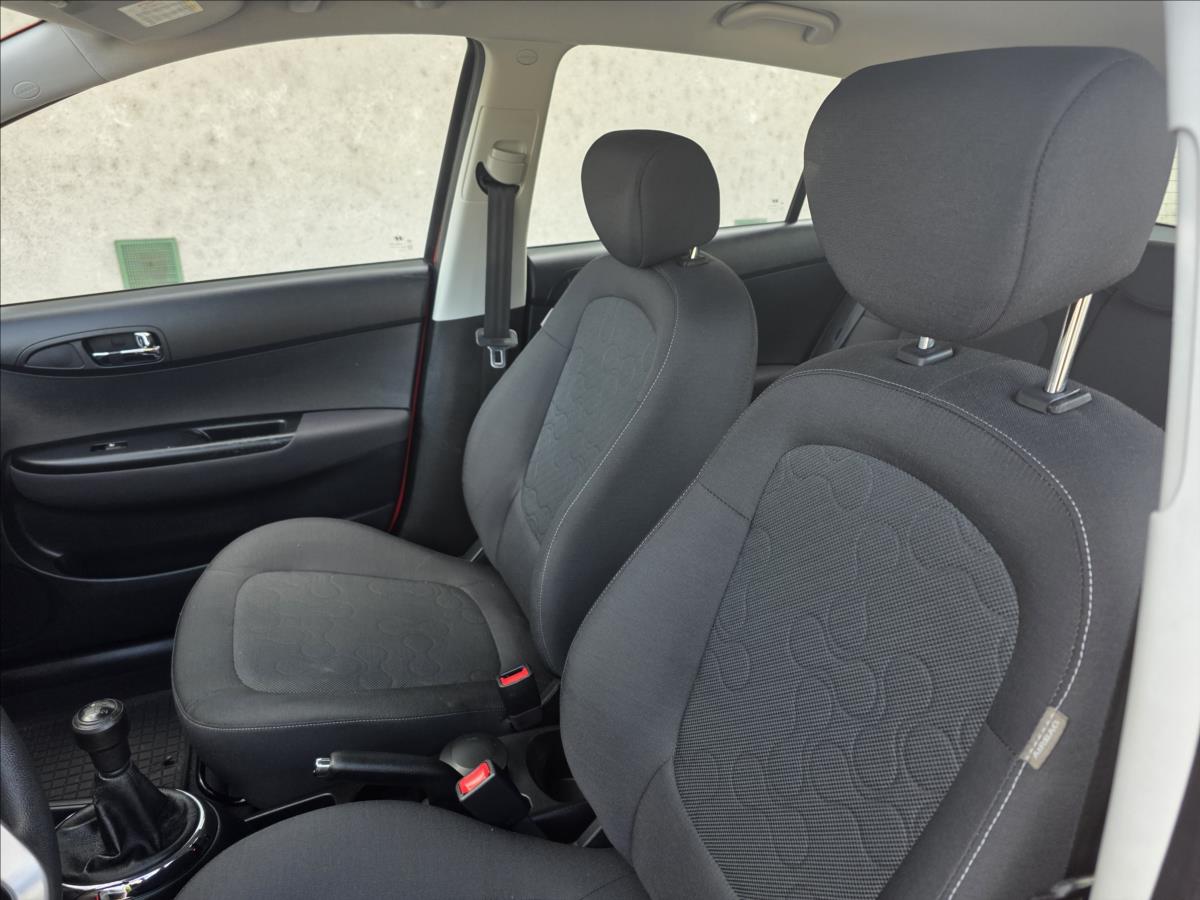 hyundai-i20-1-3-1-3i-klima-1-majitel-nove-v-cr-1-3i-klima-1-majitel-nove-v-cr - 9