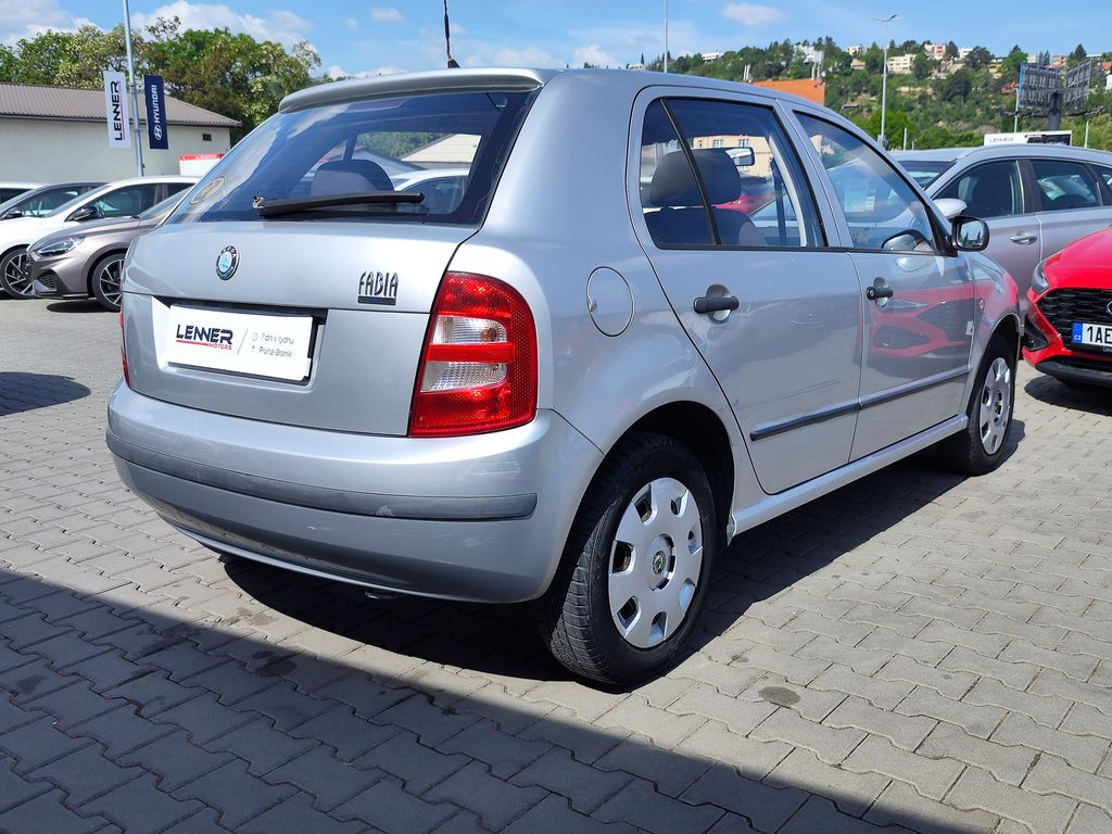 skoda-fabia-1-2i-40kw-classic - 4