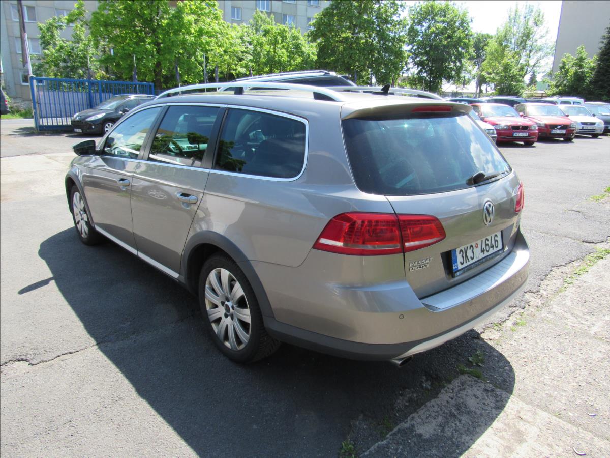 volkswagen-passat-2-0-tdi-dsg-alltrack-125kw-4x4 - 5