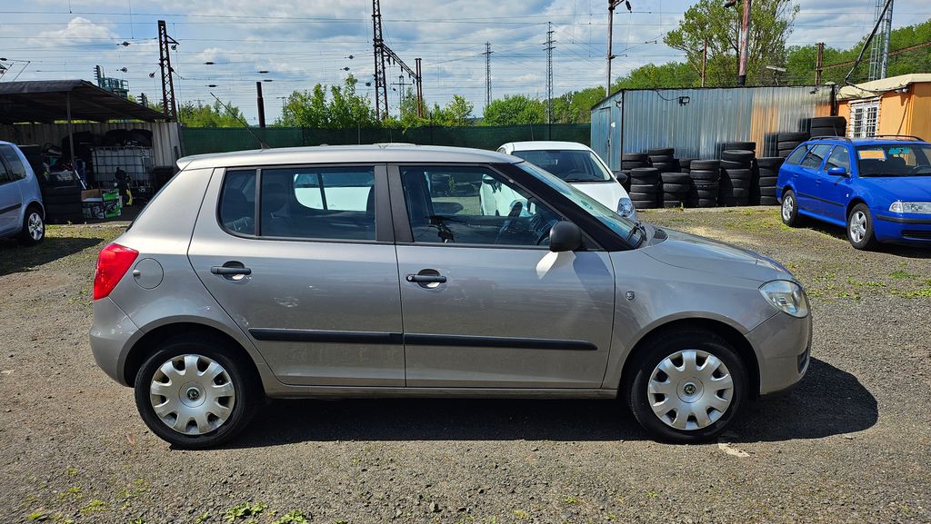 skoda-fabia-1-2i-12v-nova-stk-v-cene - 3