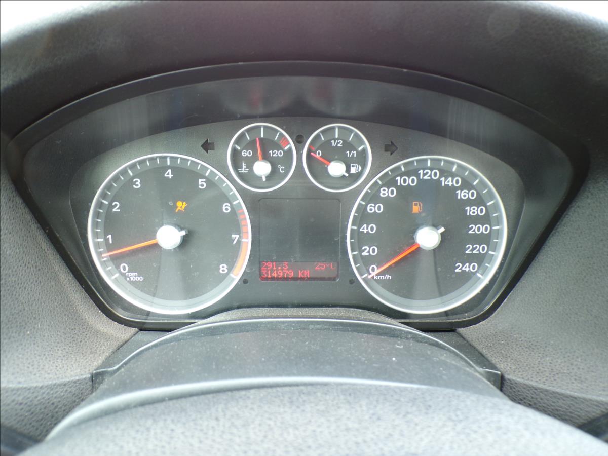 ford-focus-1-6-16v-tazne-zarizeni - 6