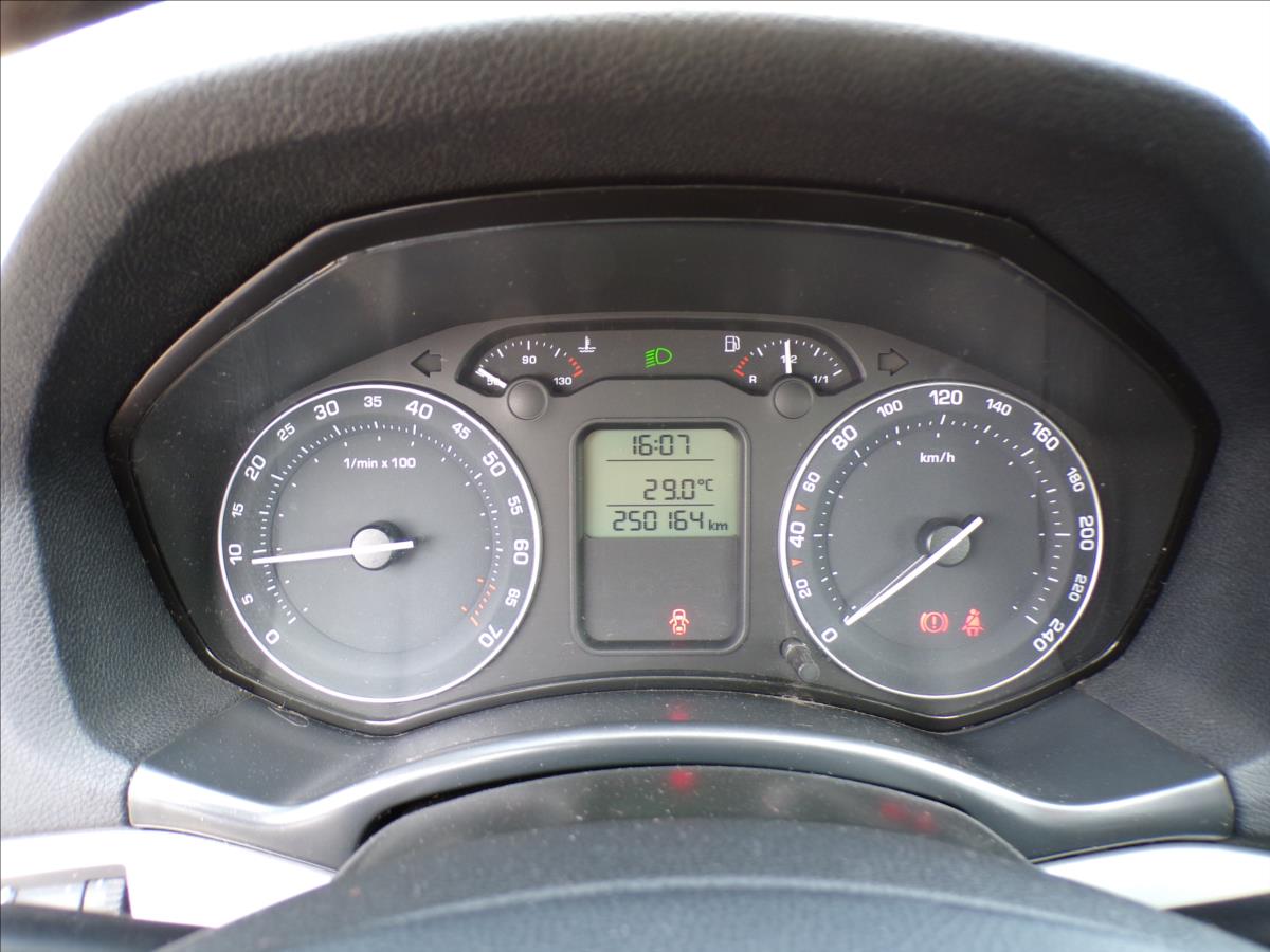 skoda-octavia-1-6-mpi-klima - 7