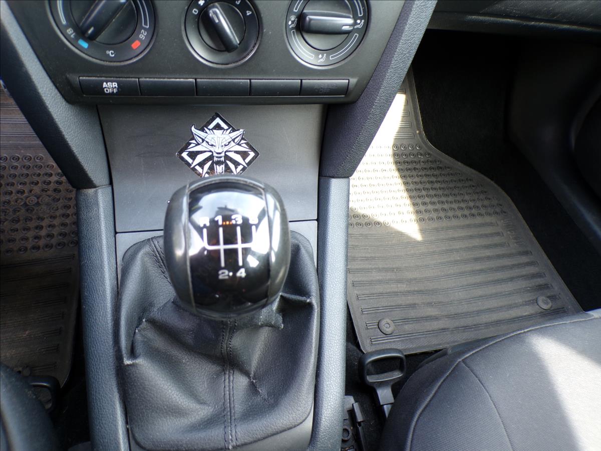 skoda-octavia-1-6-mpi-klima - 9