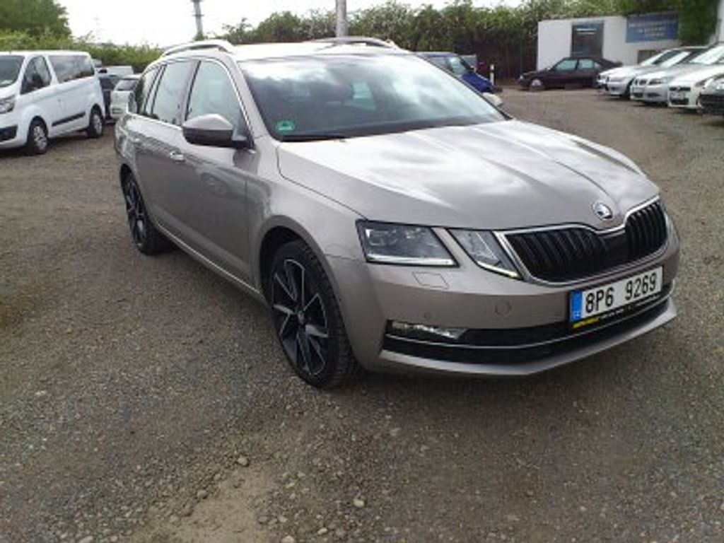 skoda-octavia-1-6-tdi-85-kw-panorama-navi - 3