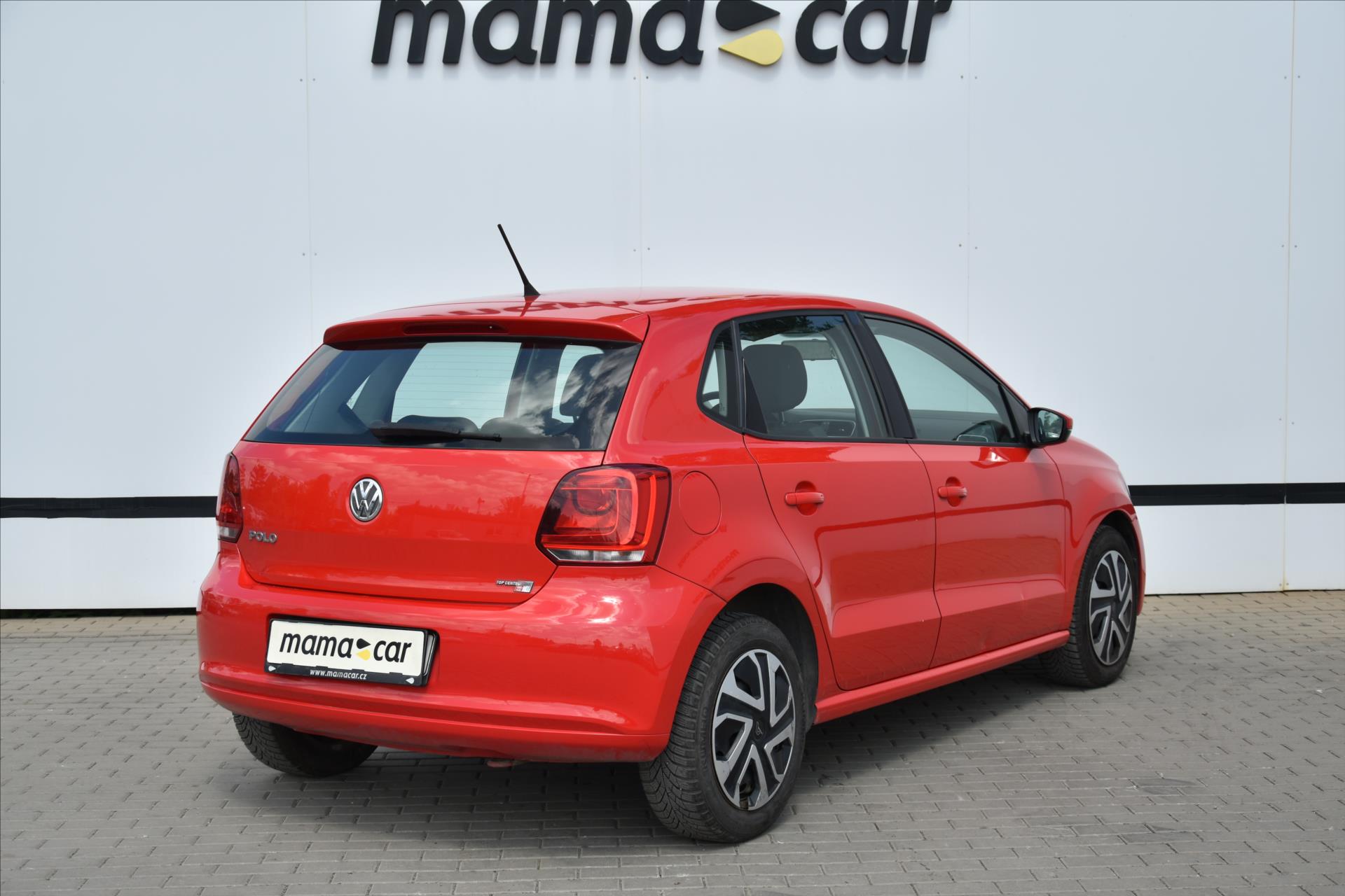 volkswagen-polo-1-2i-51kw-klima-cr - 1