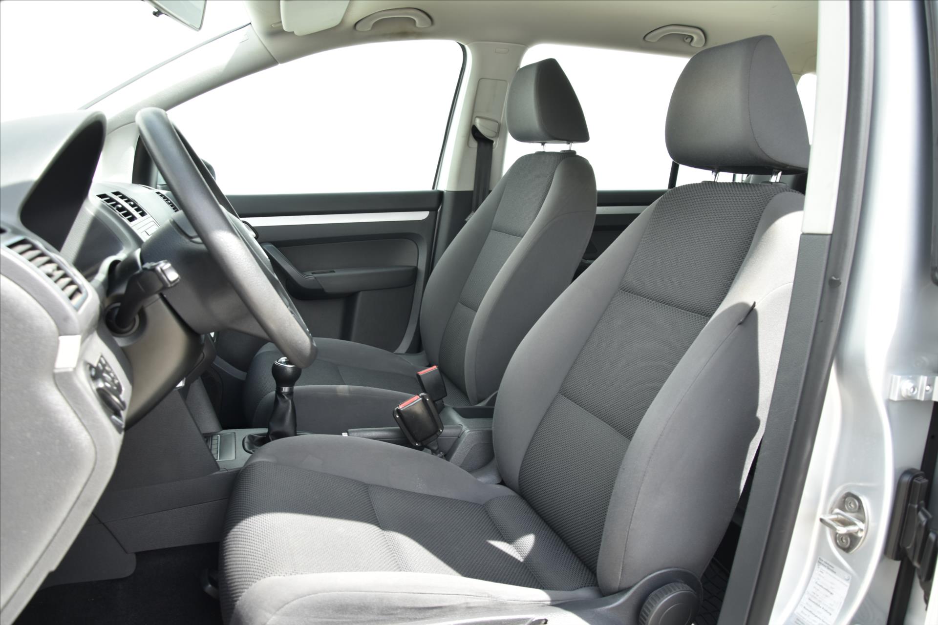 volkswagen-touran-1-9tdi-77kw-comfortline-cr - 8