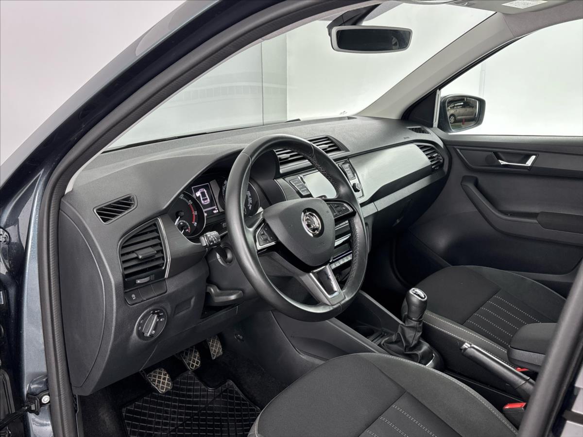 skoda-fabia-1-0-tsi-style - 5