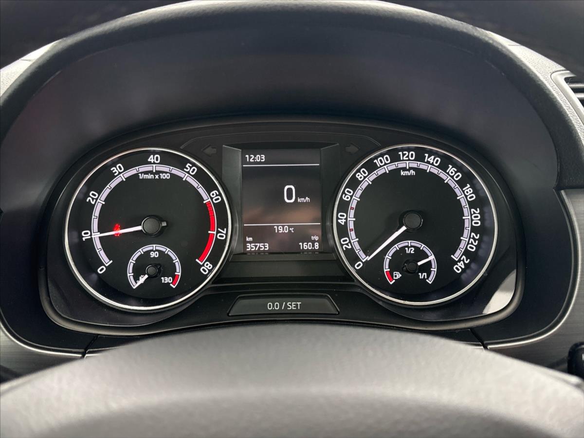skoda-fabia-1-0-tsi-style - 9