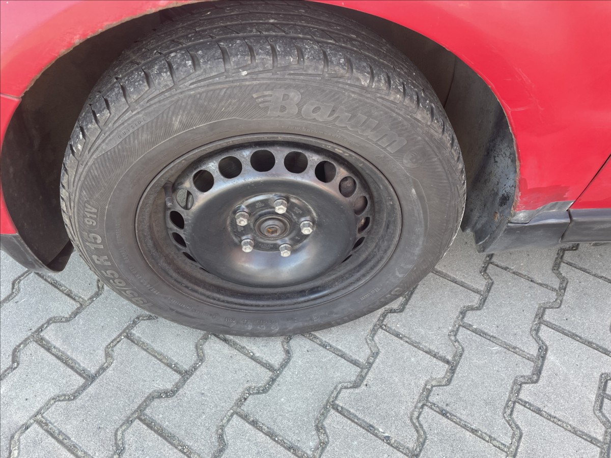 volkswagen-passat-1-9-tdi-81-kw-digiklima-ok-eko-uhrazeno - 4