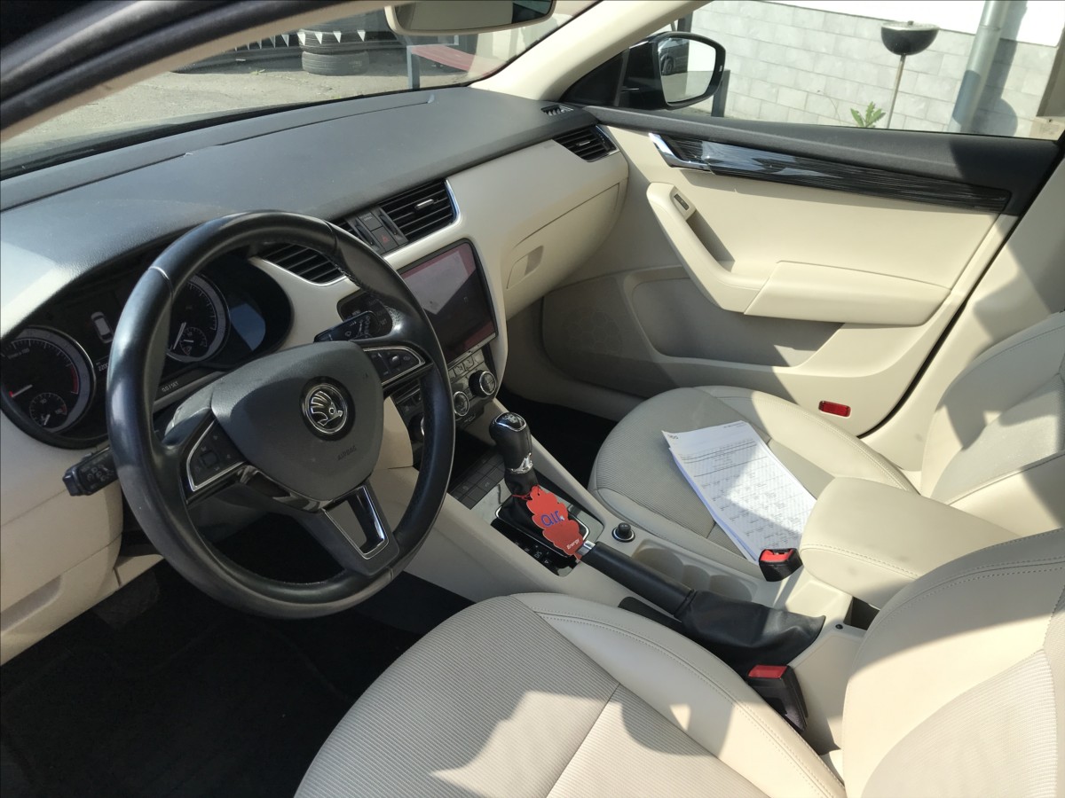 skoda-octavia-2-0-tdi-dsg-110kw - 6