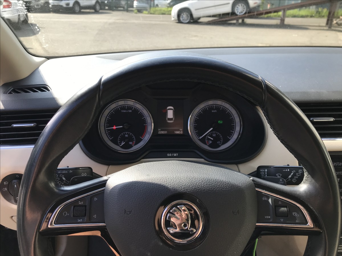 skoda-octavia-2-0-tdi-dsg-110kw - 7