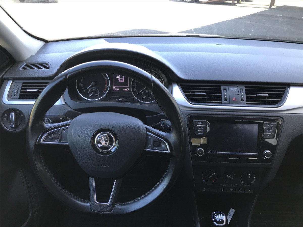 skoda-rapid-1-0-tsi-70kw-spaceback - 4