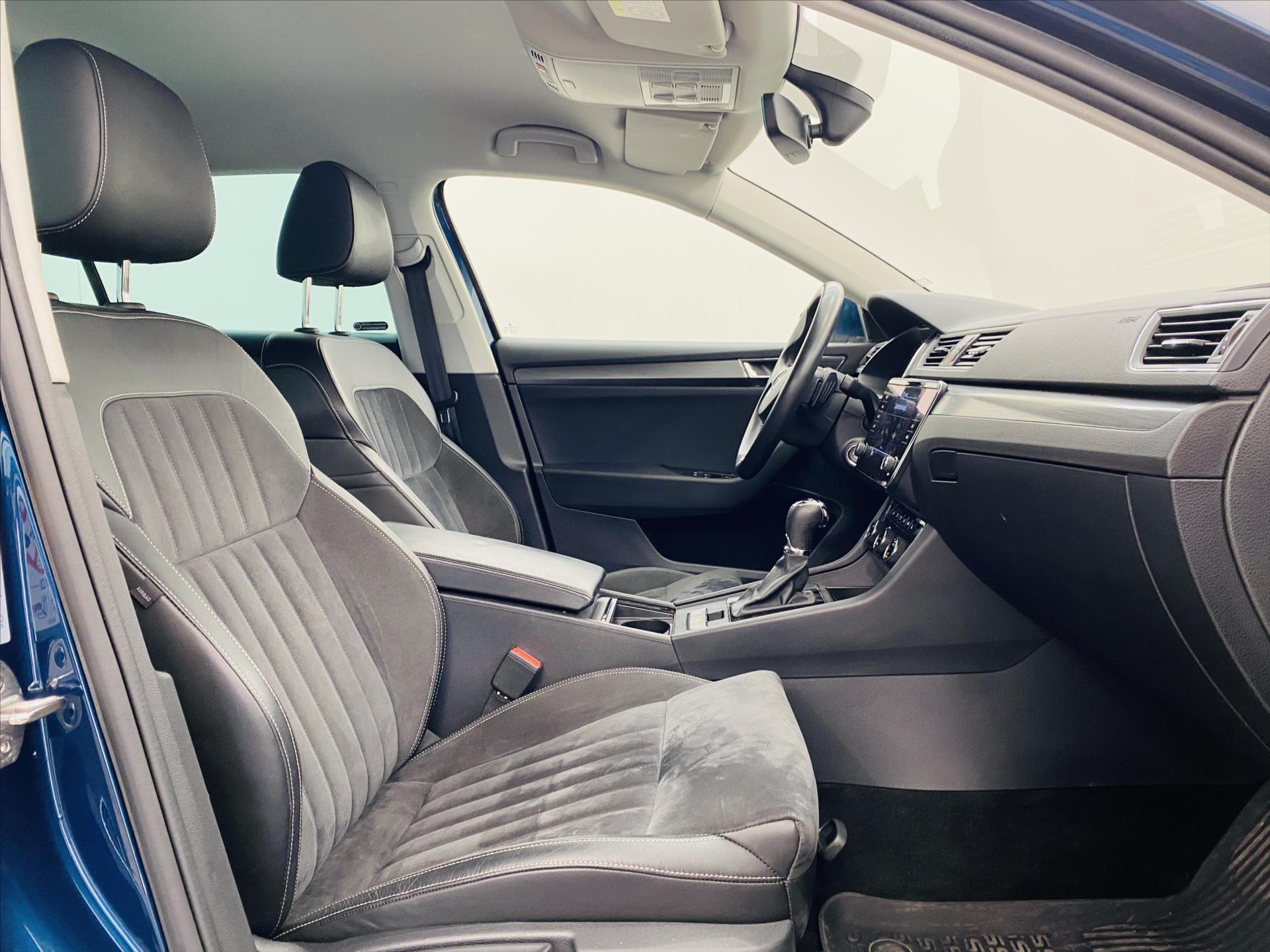 skoda-superb-2-0-tdi-147kw-dsg-style-plus - 7