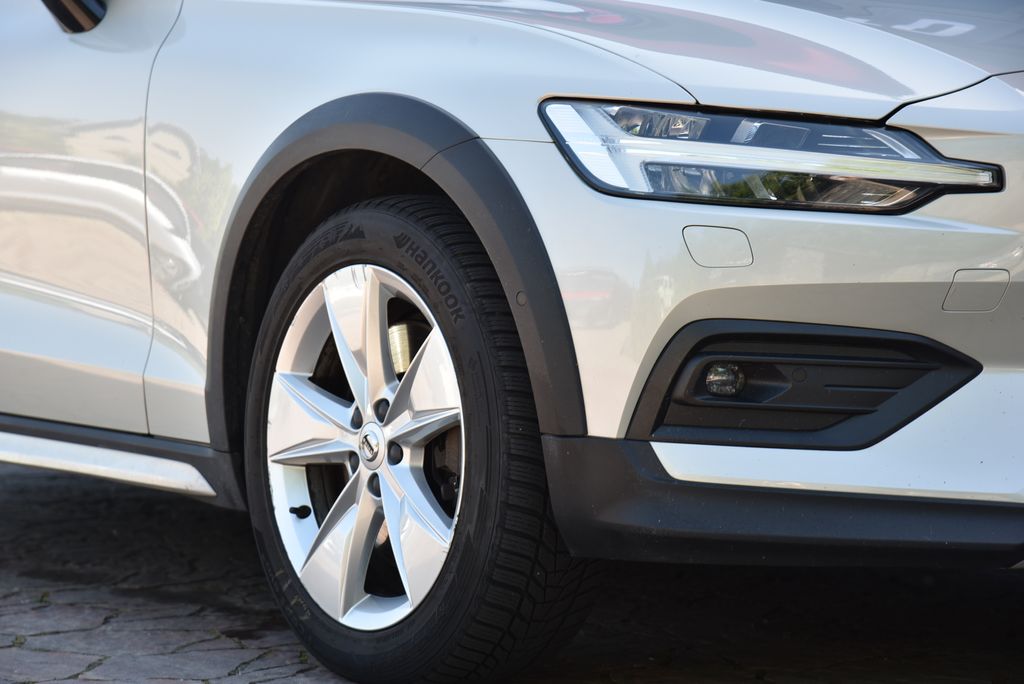volvo-v60-d4-140-kw-awd - 1
