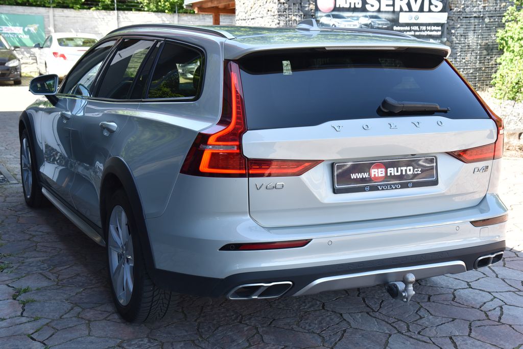 volvo-v60-d4-140-kw-awd - 8